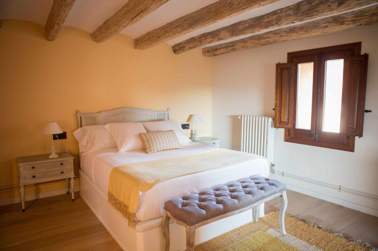 Casa Rural Masia Les Apieres El Pla de Manlleu Екстериор снимка